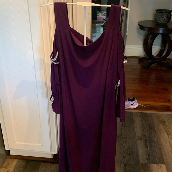 JBS‎ Woman cold shoulder rhinestone embellished dress. NWOT - Picture 1 of 5